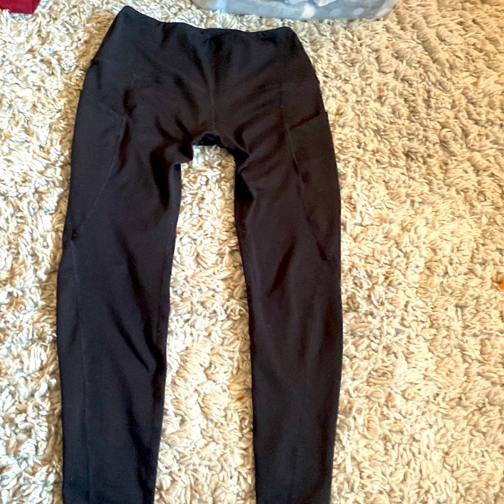 black leggings with pockets